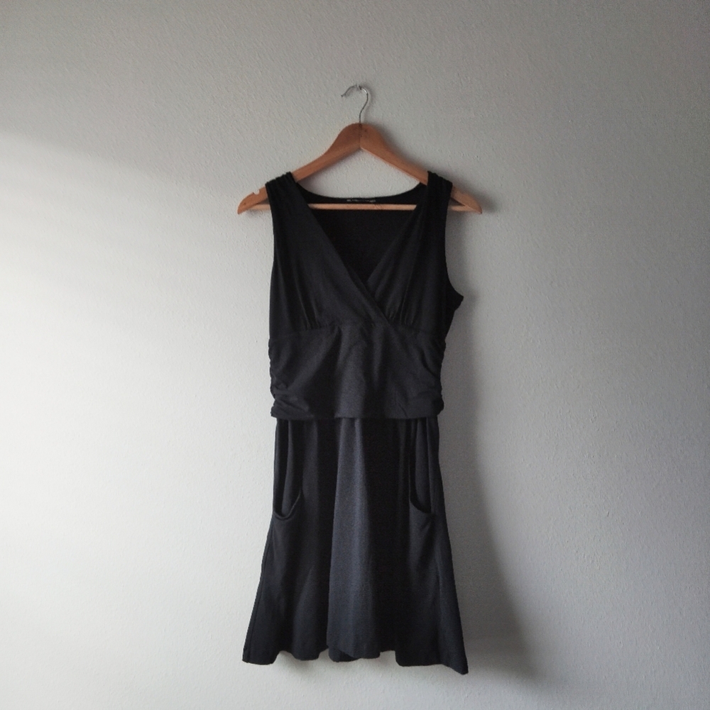 Athleta Vneck Sleeveless Wrap Dress